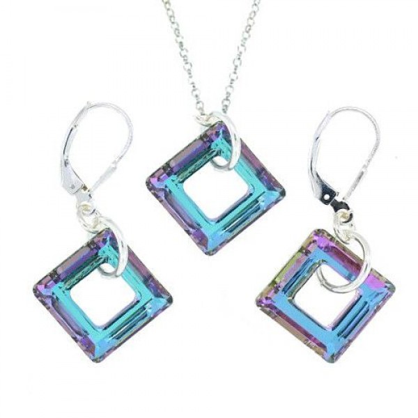 Sterling Silver Swarovski Crystal Pendant And Earrings Set With Chain Sterling Silver Swarovski Crystal Pendant And Earrings Set With Chain